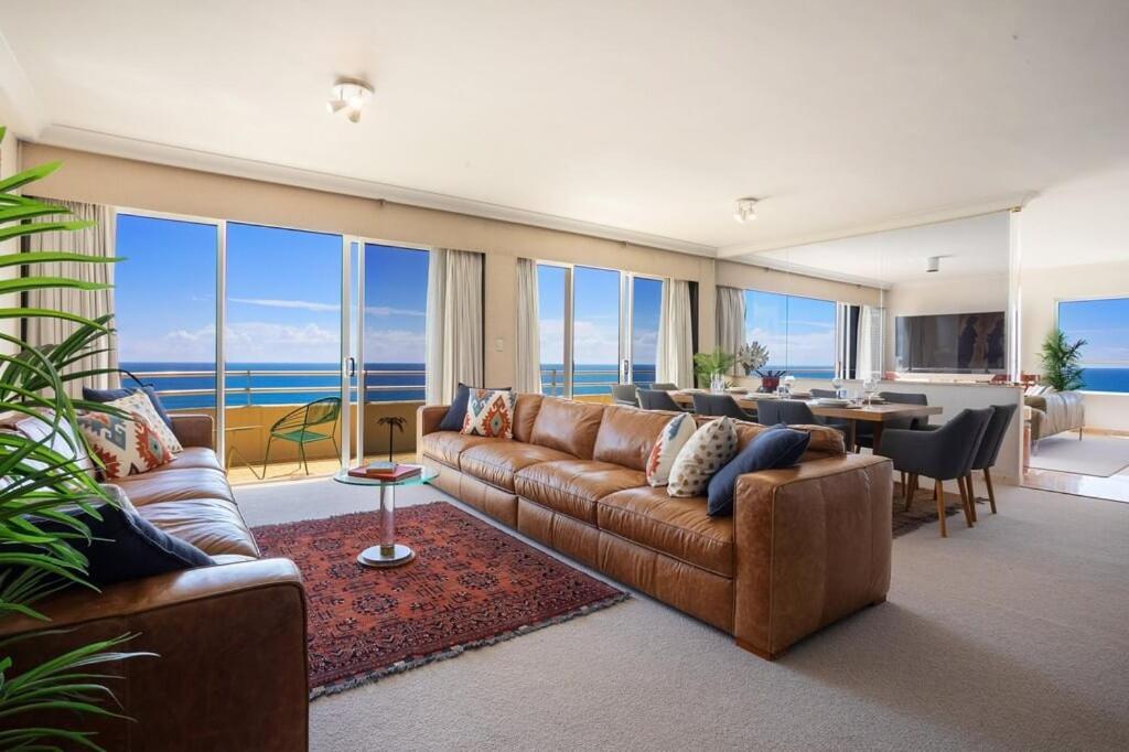 Zenith Ocean Front Apartments Gold Coast Exterior photo