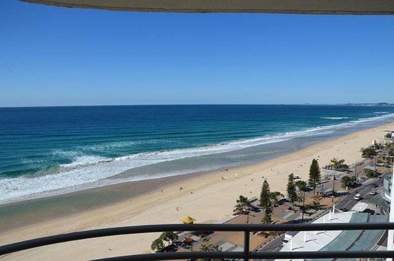 Zenith Ocean Front Apartments Gold Coast Exterior photo