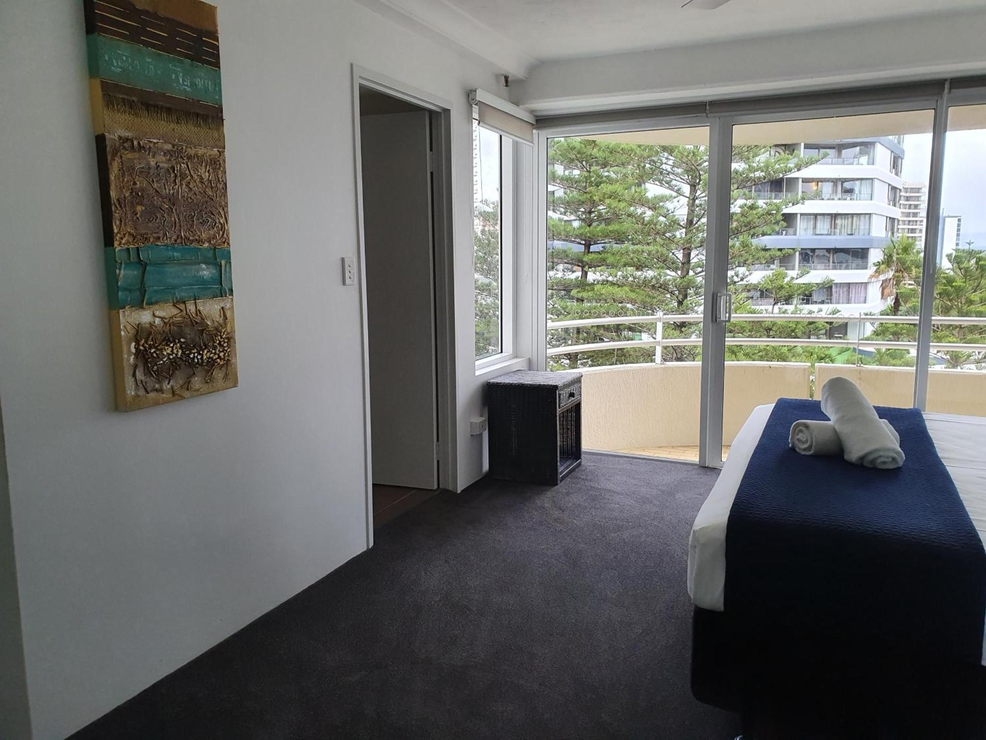 Zenith Ocean Front Apartments Gold Coast Exterior photo