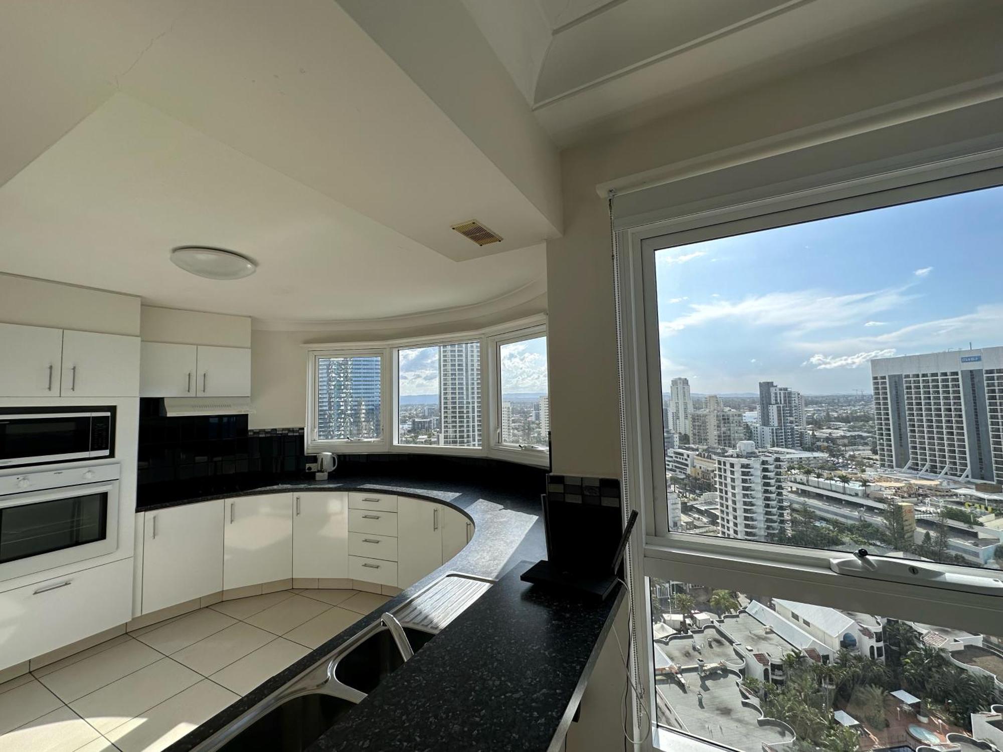 Zenith Ocean Front Apartments Gold Coast Exterior photo