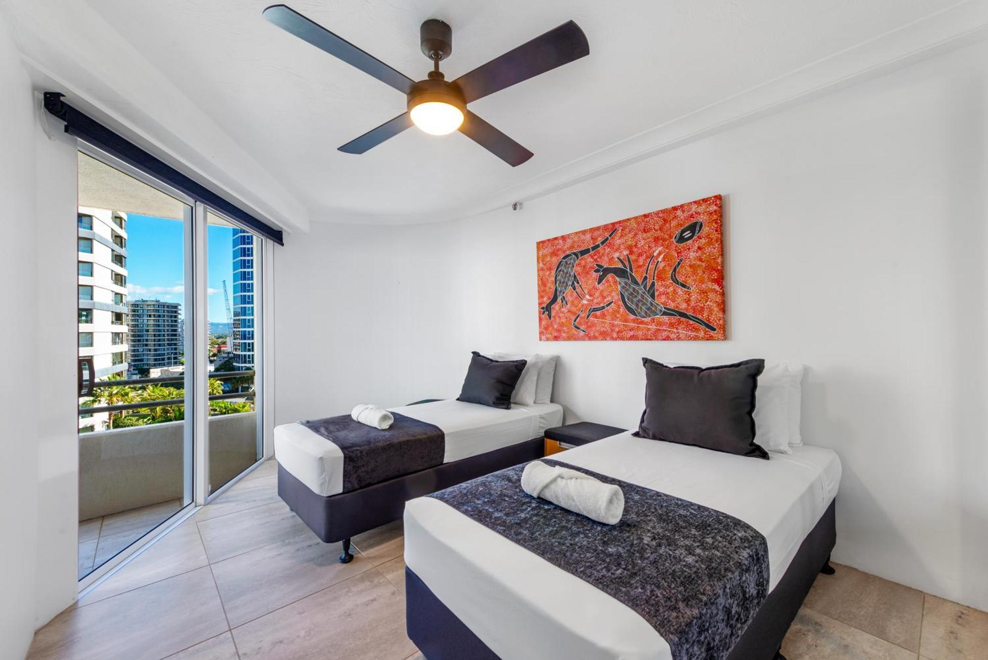 Zenith Ocean Front Apartments Gold Coast Exterior photo