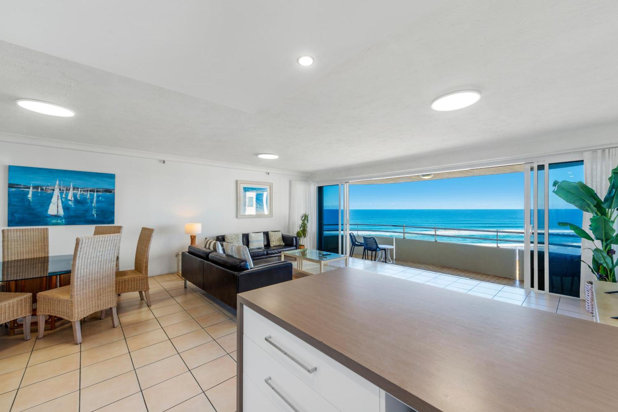 Zenith Ocean Front Apartments Gold Coast Exterior photo